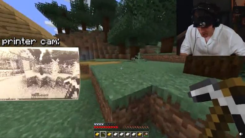 Стример прошел Minecraft на чековом принтере вместо монитора