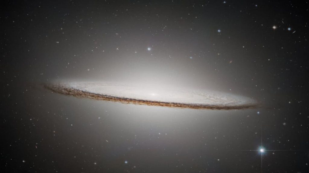 Астрономы обнаружили вращающуюся «нить» из 14 галактик длиной в 5,5 млн световых лет