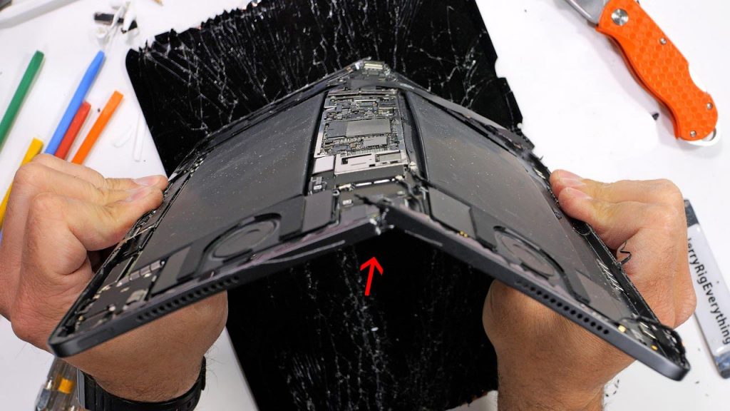 Испытание на прочность: что выдержит тонкий iPad Pro M4?