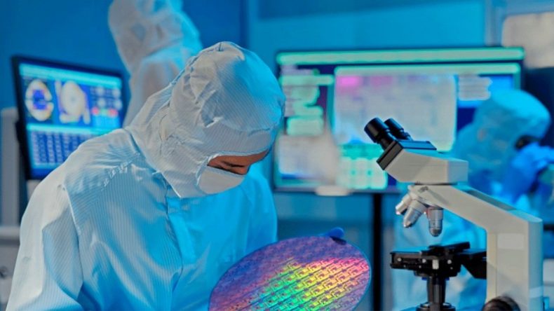 Китай модернизирует старые литографы ASML, обходя санкции США