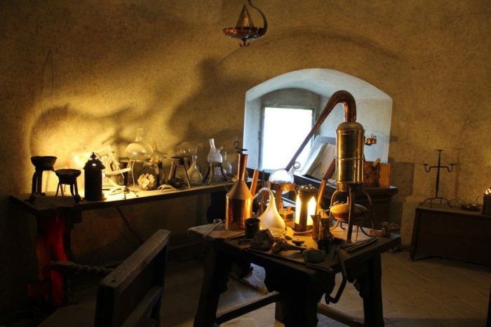 Забытая лаборатория: как алхимия Исаака Ньютона помогла построить науку