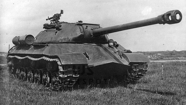 ИС-3: «Щучий нос», напугавший Запад. История самого эффектного провала советского танкостроения