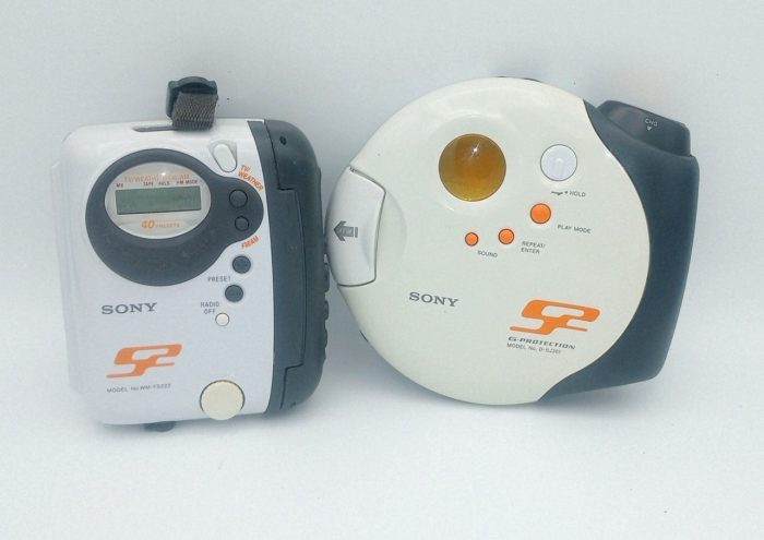 Ностальгия в формате XL: почему новые проигрыватели кассет и дисков такие громоздкие