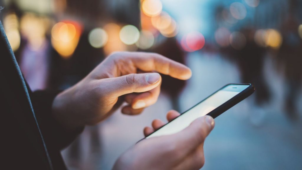 Как Instagram взламывает ваш мозг: наука о лайках, дофамине и цифровой зависимости