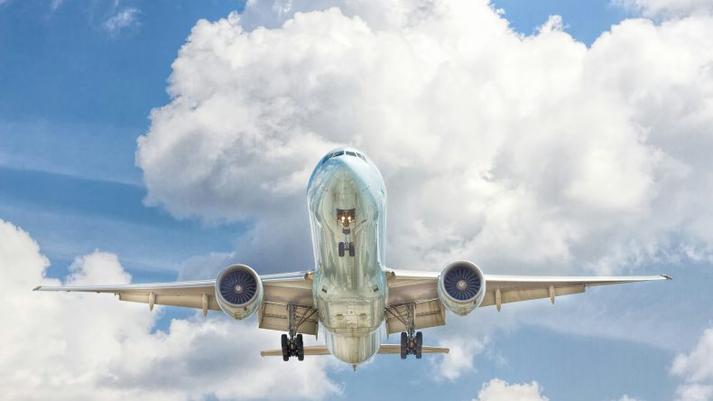Изменение траекторий полетов может вдвое снизить воздействие авиации на климат