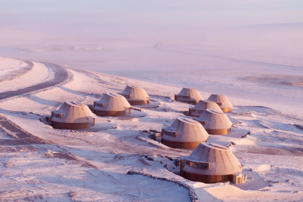 Курорт у потухшего кратера: во Внутренней Монголии появилось уникальное место для отдыха