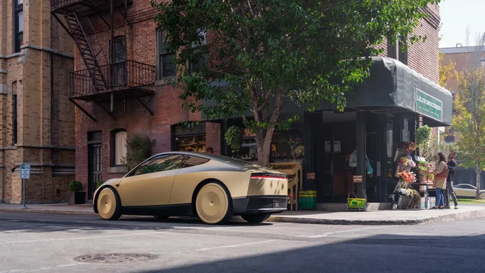 Tesla Cybercab без руля и педалей сошел с конвейера. Но до безопасной езды еще далеко