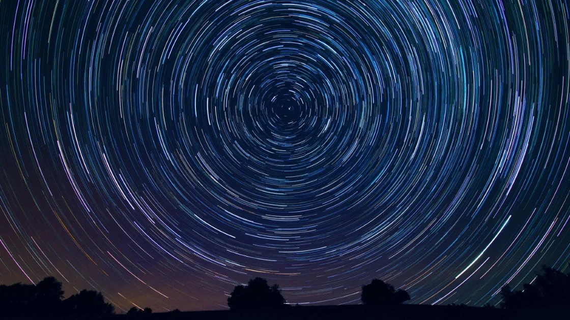 Космическая механика простыми словами: почему одни звезды видны всегда, а другие исчезают с неба?