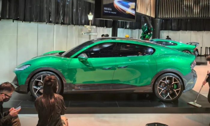 Dreame показал твердотельный электрокроссовер: 1903 л.с., разгон 1,8 с и батарея 450 Втч/кг