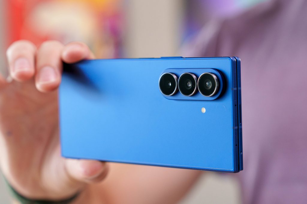 Утечка характеристик Samsung Galaxy Z Fold8 — 8-дюймовый экран и 200 МП камера