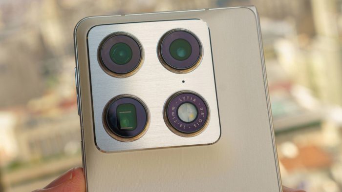 Обзор Motorola Razr Fold: первый книжный складной смартфон Moto с огромным экраном и батареей 6000 мАч