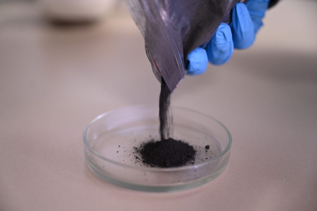 В Томске создали сверхмелкий молибденовый порошок для микроэлектроники