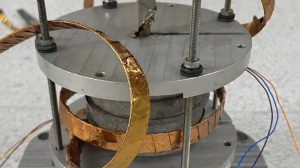 Магнит размером с ладонь выдает 42 тесла — мощнее, чем установки размером с комнату