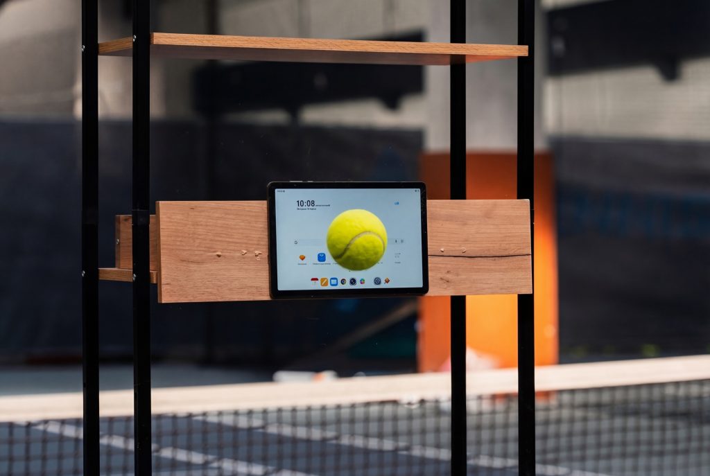Honor Pad X8b выдержал три сотни теннисных подач и остался невредим