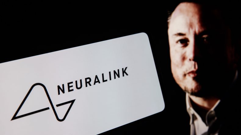 Пациент с чипом Neuralink смог играть в World fo Warcraft силой мысли