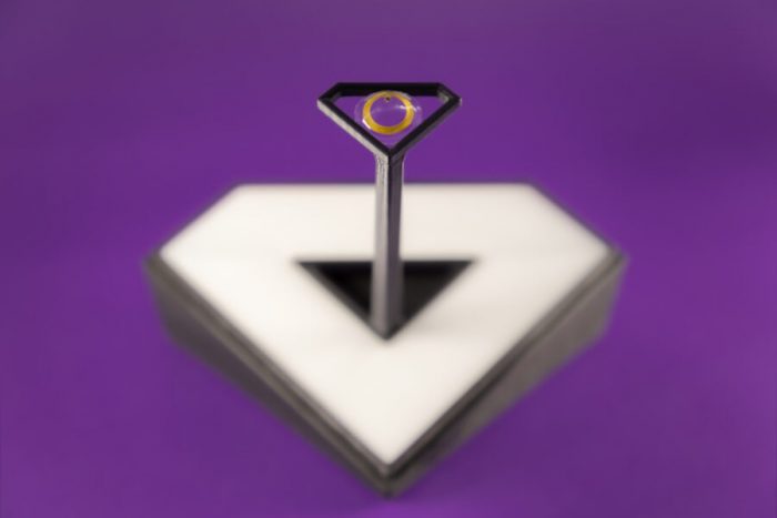 Умные линзы Xpanceo: теперь достаточно селфи, чтобы узнать давление, и капля слезы, чтобы найти рак