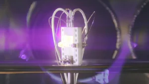 avalanche radiovoltaic converter