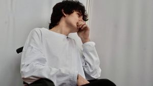 Позвоночник искривляет стресс? Как сколиоз у подростков связан с психосоматикой