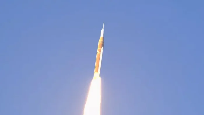 Первый за 50 лет полет человека на Луну начался — миссия Artemis 2 успешно стартовала