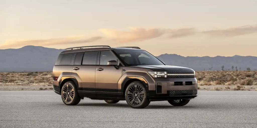 Hyundai Santa Fe EREV заметили на тестах: гибридный электрокроссовер выйдет в 2027 году