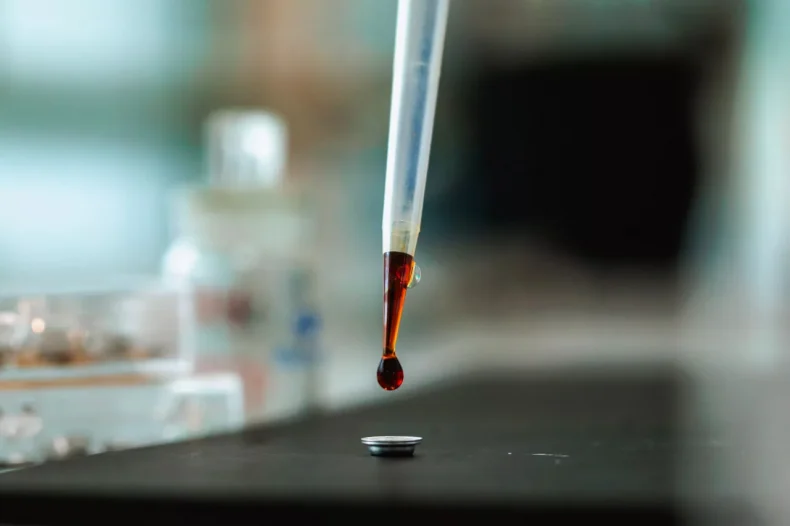 Диагностика по капле крови: в России создали платформу оптической биопсии