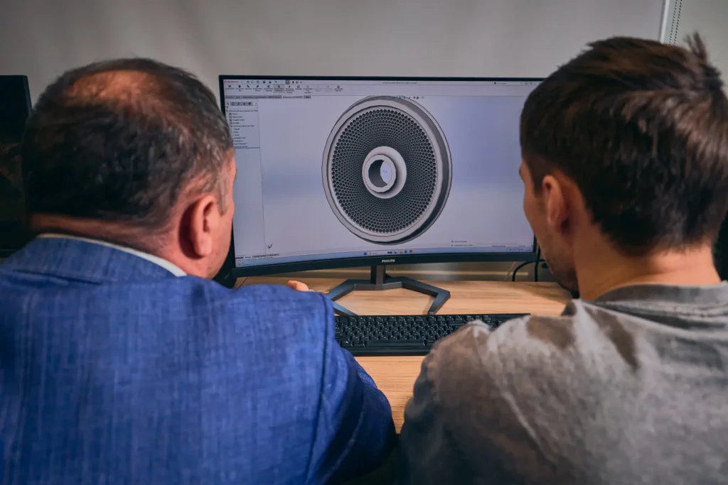 Железные дороги будущего: в России начали печатать колеса на 3D-принтере