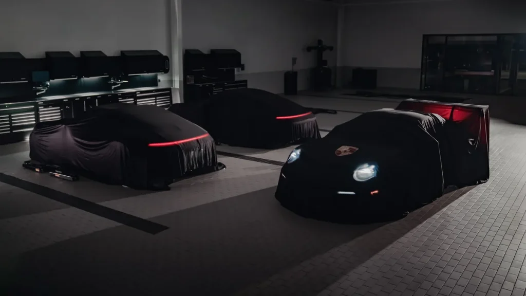 Porsche выпустит три уникальных 911 в честь героев «Истории игрушек»