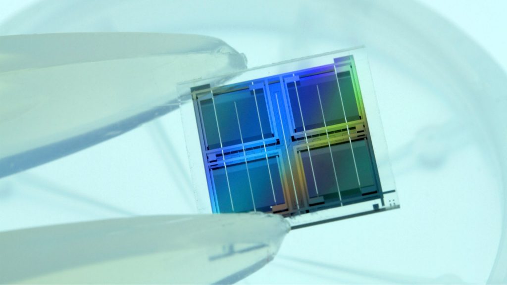 Сингапурские ученые повысили эффективность тандемных солнечных элементов до рекордных 32,76%