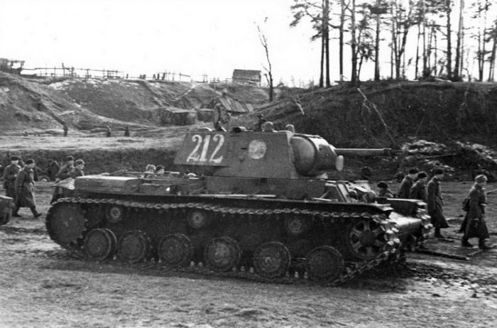 Почему КВ-1 был непобедим в 1941-м, но устарел уже через год