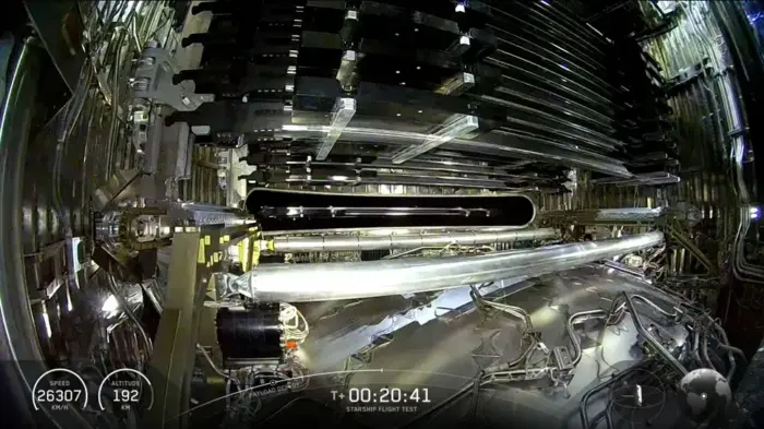 SpaceX запустила Starship V3: ракета нового поколения впервые вышла в космос