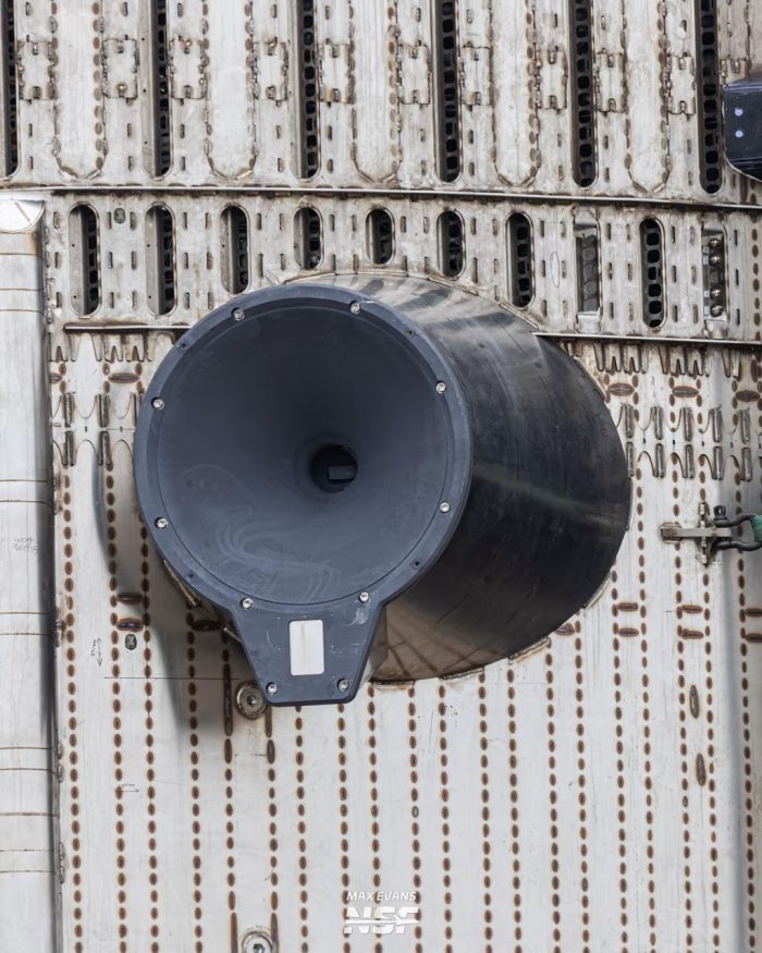 SpaceX показала эффектные фото Starship V3 с двигателями Raptor 3 перед запуском 2 SpaceX показала эффектные фото Starship V3 с двигателями Raptor 3 перед запуском