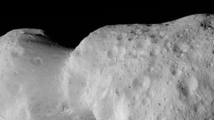 Миссия Lucy раскрыла тайну древнего астероида: он мог принести воду во внутреннюю Солнечную систему