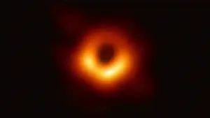Чадра показала самый детальный снимок джета знаменитой черной дыры M87*