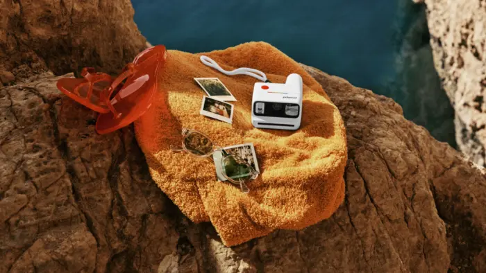 Polaroid представила Go Generation 3 — самую маленькую камеру мгновенной печати 1 Polaroid представила Go Generation 3 — самую маленькую камеру мгновенной печати