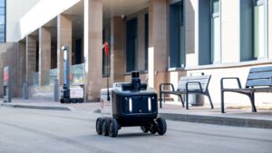 В Москве роботы-доставщики Яндекса научились быстрее обходить препятствия