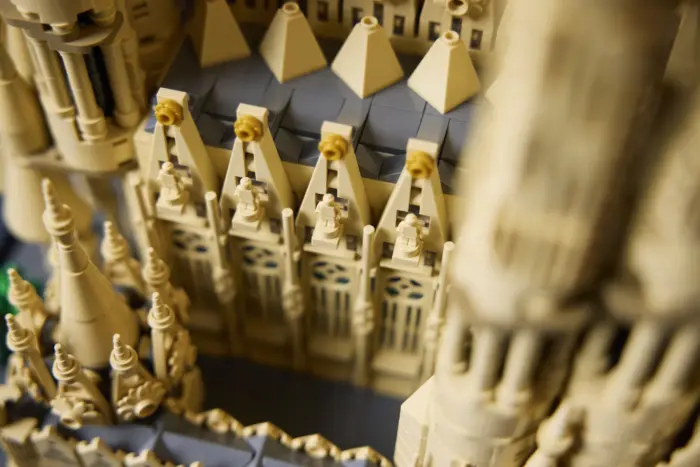 LEGO представила крупнейший набор в своей истории — Саграда Фамилия из 12 тысяч деталей 1 LEGO представила крупнейший набор в своей истории — Саграда Фамилия из 12 тысяч деталей