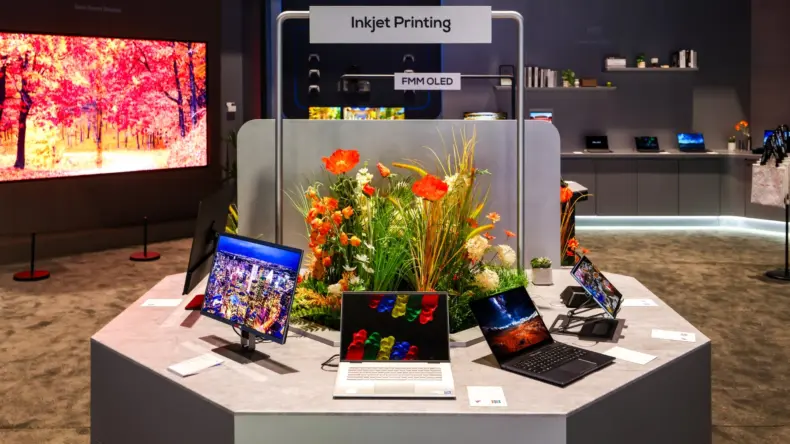 Lenovo представила первый ноутбук с OLED-дисплеем нового поколения от TCL CSOT