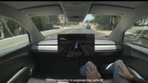 Tesla тестирует роботакси Cybercrab без руля и педалей