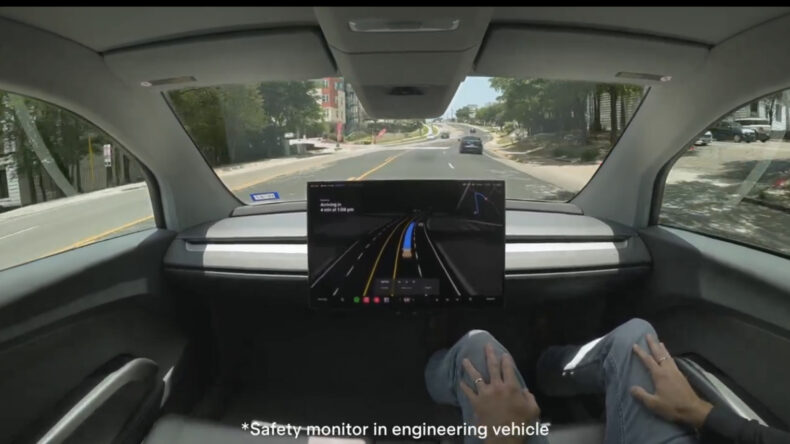 Tesla тестирует роботакси Cybercrab без руля и педалей