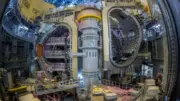 На термоядерном реакторе ITER завершили установку последнего модуля вакуумной камеры